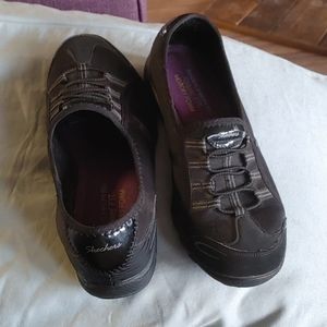 Skechers Relaxed Fit Memory Foam